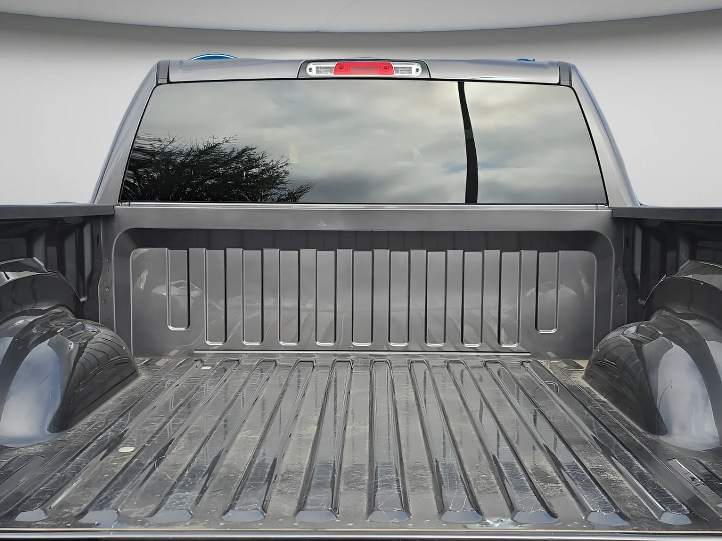 Used 2023 Granite Crystal Metallic Clearcoat Ram Laramie image 15