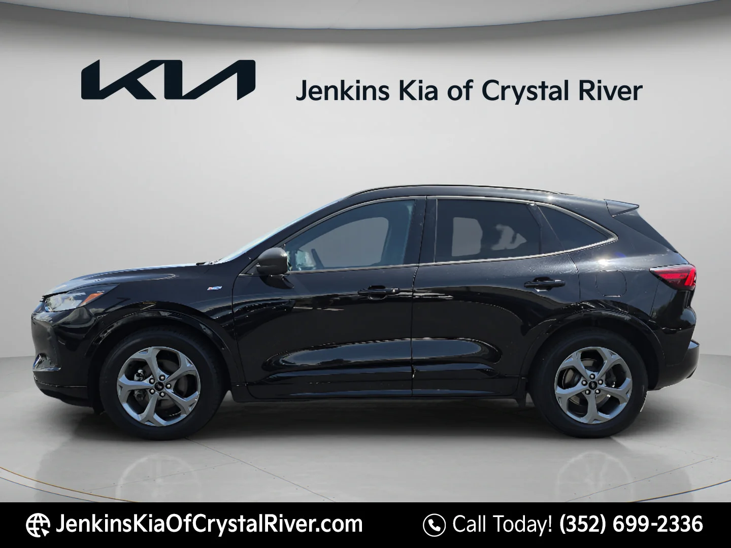 Used 2024 Black Metallic Ford ST-Line image 9