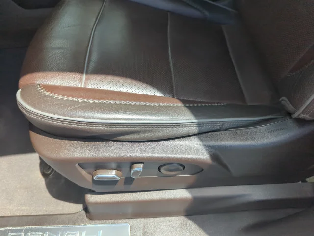 Used 2023 White GMC Denali image 34