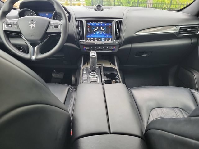 Used 2019 Nero Maserati Base image 17