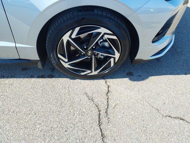 New 2026 Silver Hyundai SEL Sport image 32