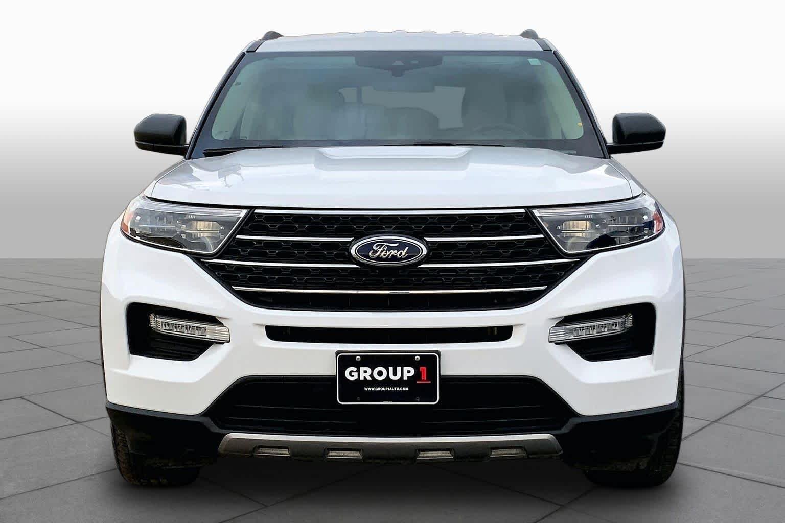 Certified Used 2024 Oxford White Ford XLT image 3