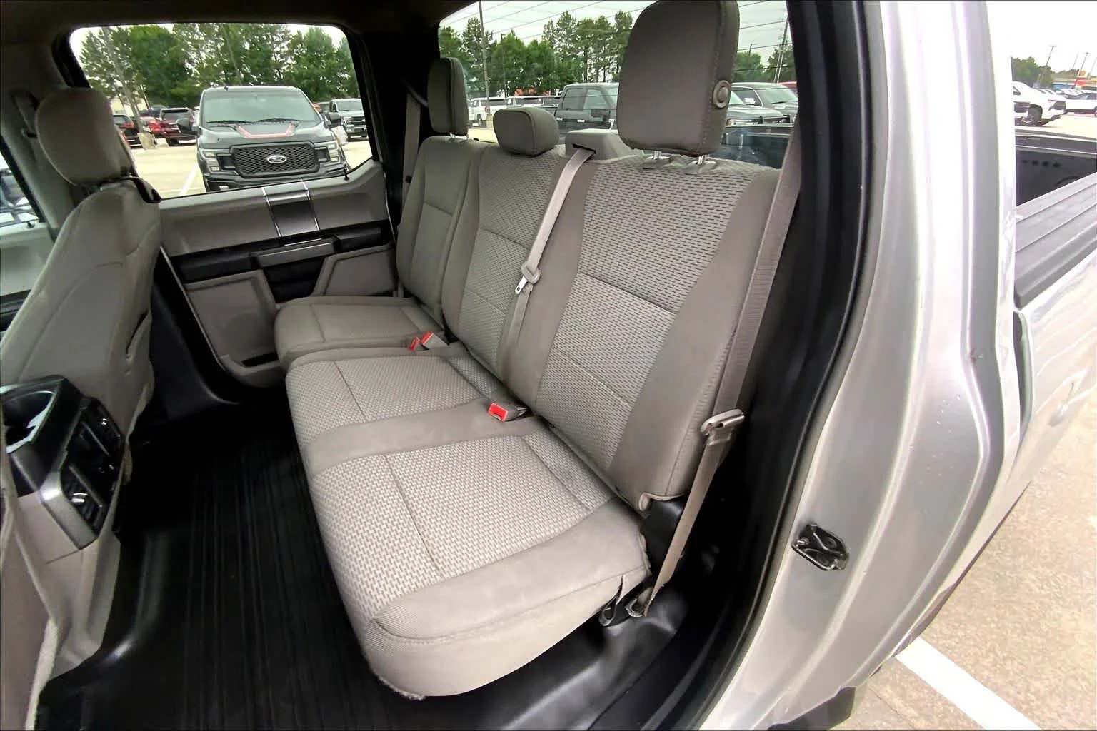 Used 2019 Ingot Silver/Magnetic Ford XLT image 20