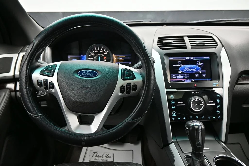 Used 2013 Black Ford Limited image 14