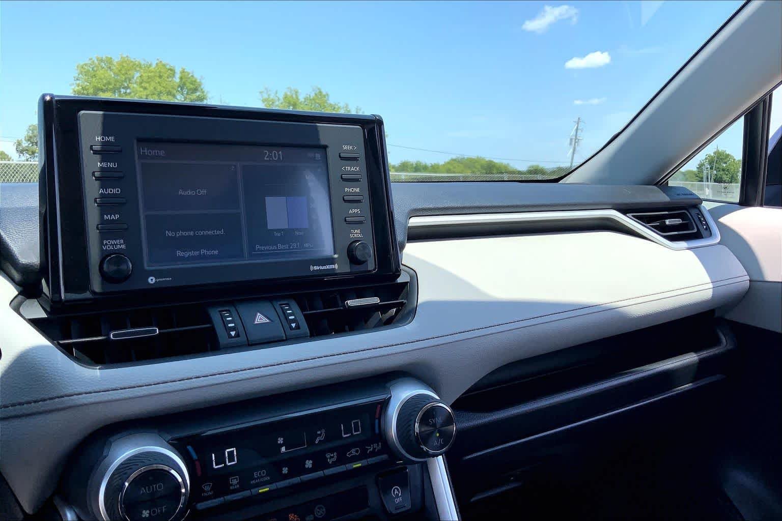 Used 2022 Silver Sky Metallic Toyota XLE Premium image 35