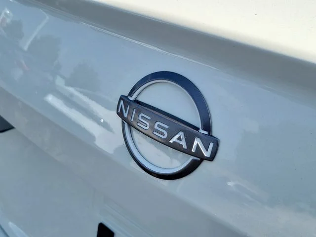 Used 2026 White Nissan 2.5 SV image 5