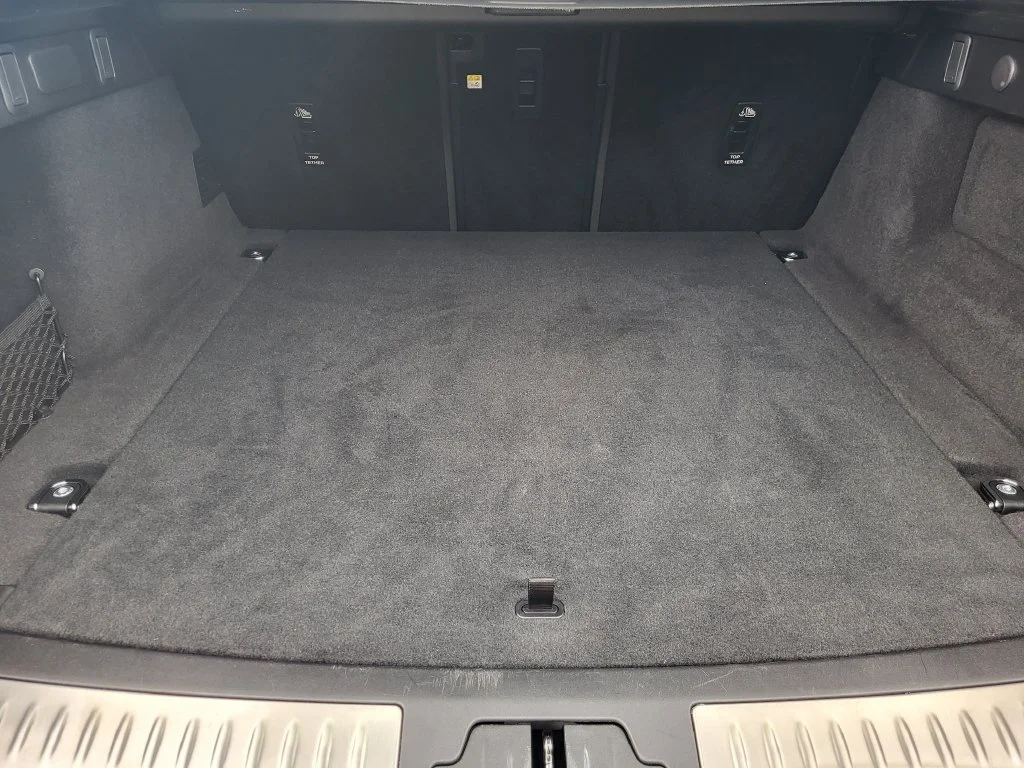 Used 2023  Land Rover S image 24