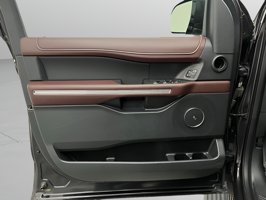 Used 2024 Gray Metallic Ford Limited image 27