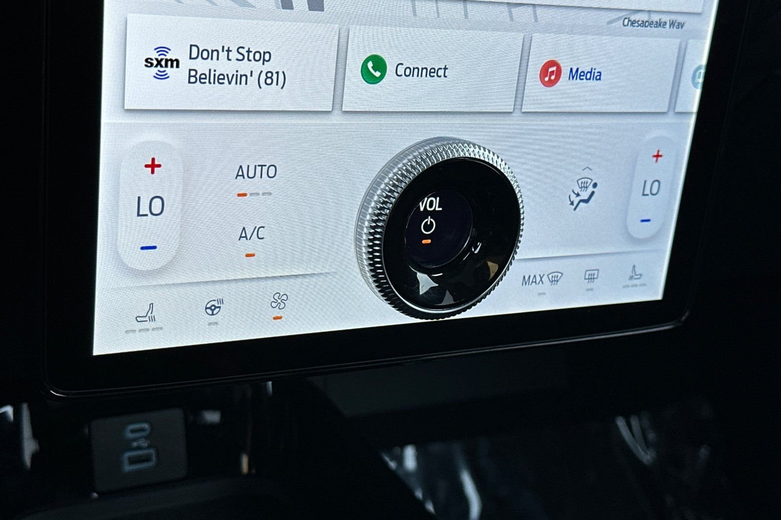 Used 2023 White Ford Premium image 24