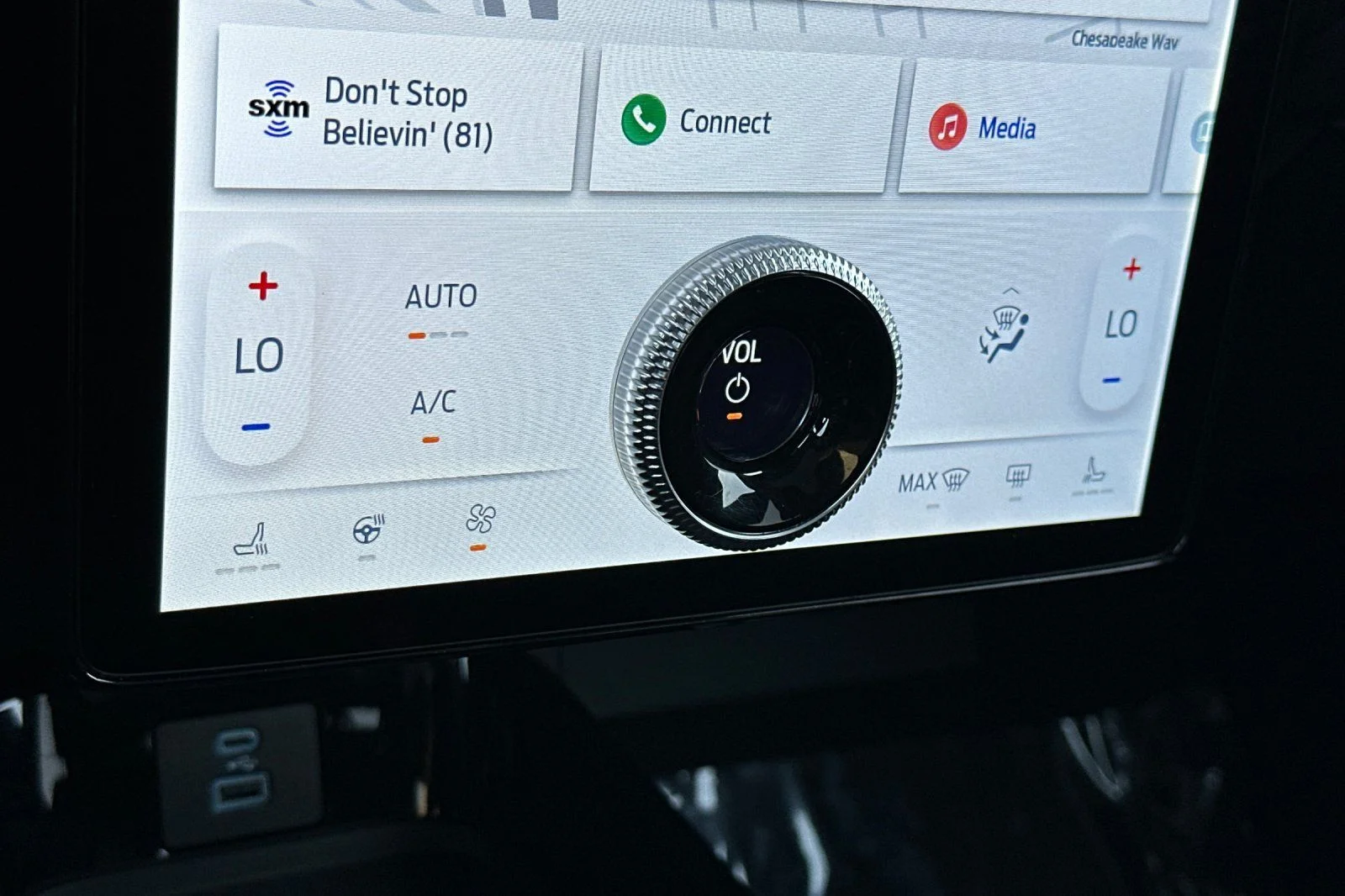 Used 2023 White Ford Premium image 24