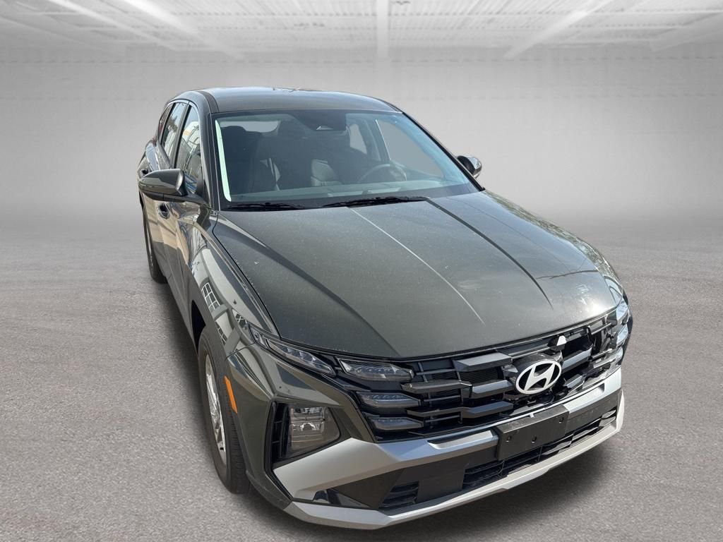 Certified Used 2025 Green Hyundai SE image 3