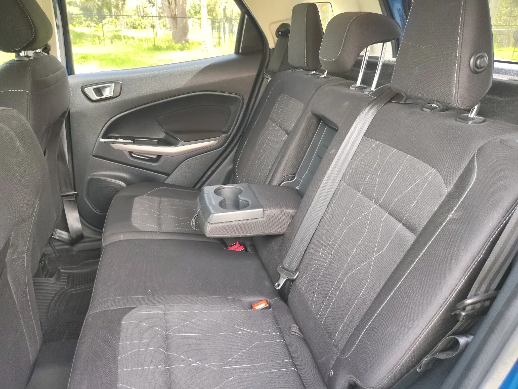Used 2019 Lightning Blue Metallic Ford SE image 13