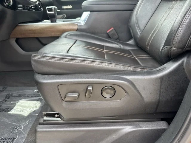 Used 2022  Chevrolet High Country image 29