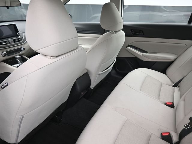 Used 2025 White Nissan 2.5 SV image 23
