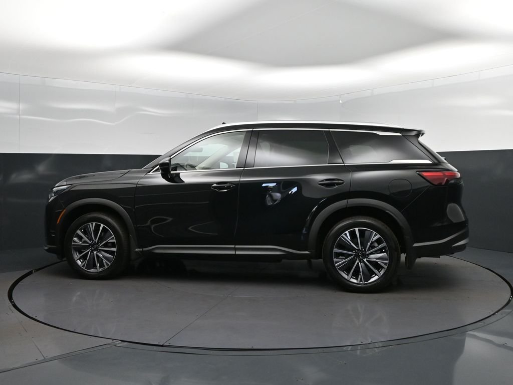 New 2027 MINERAL BLACK INFINITI Luxe FWD image 4