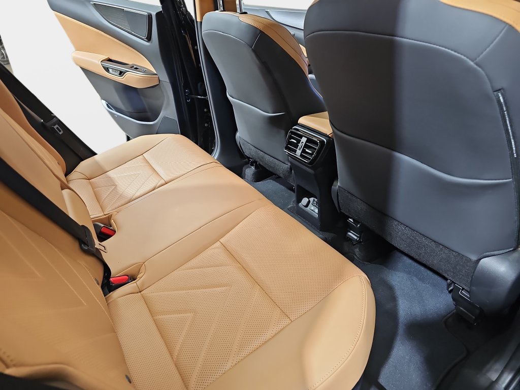 Certified Used 2024 Black Lexus 450h+ Luxury image 11