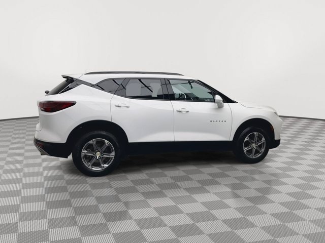 Used 2023 Summit White Chevrolet LT image 42