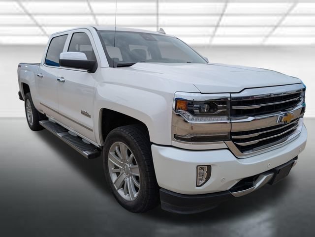 Used 2018 IRIDESCENT PEARL TRICOAT Chevrolet High Country image 1