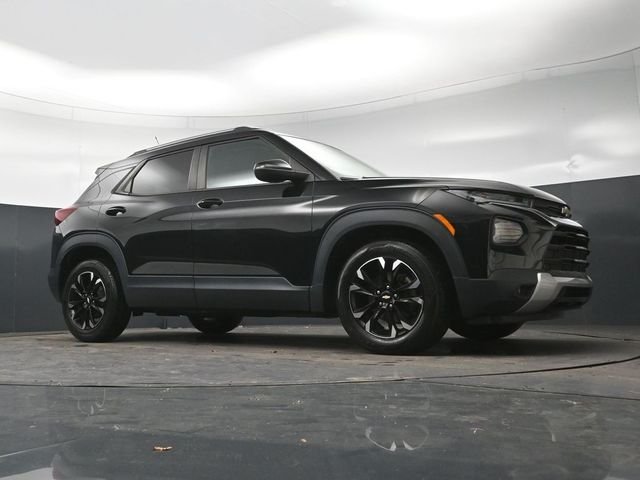 Used 2021 Black Metallic Chevrolet LT image 27