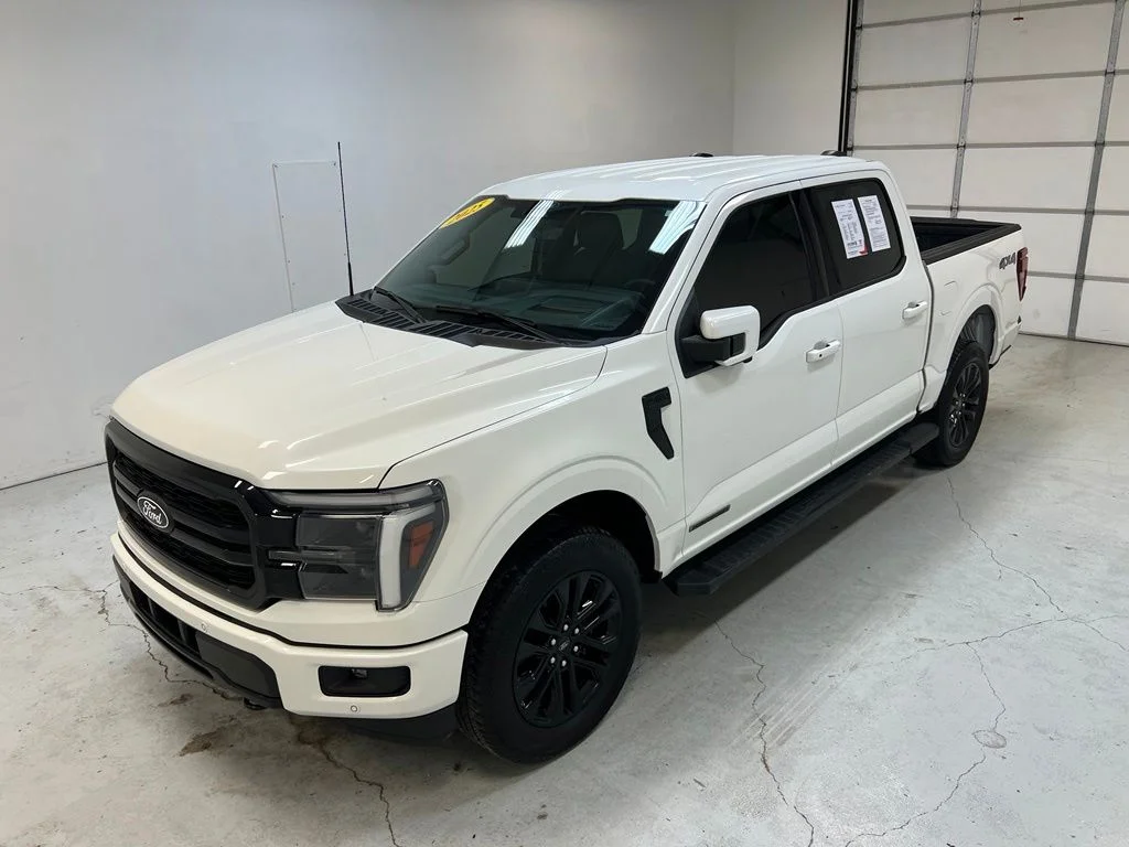 Used 2025 White Ford Lariat image 6
