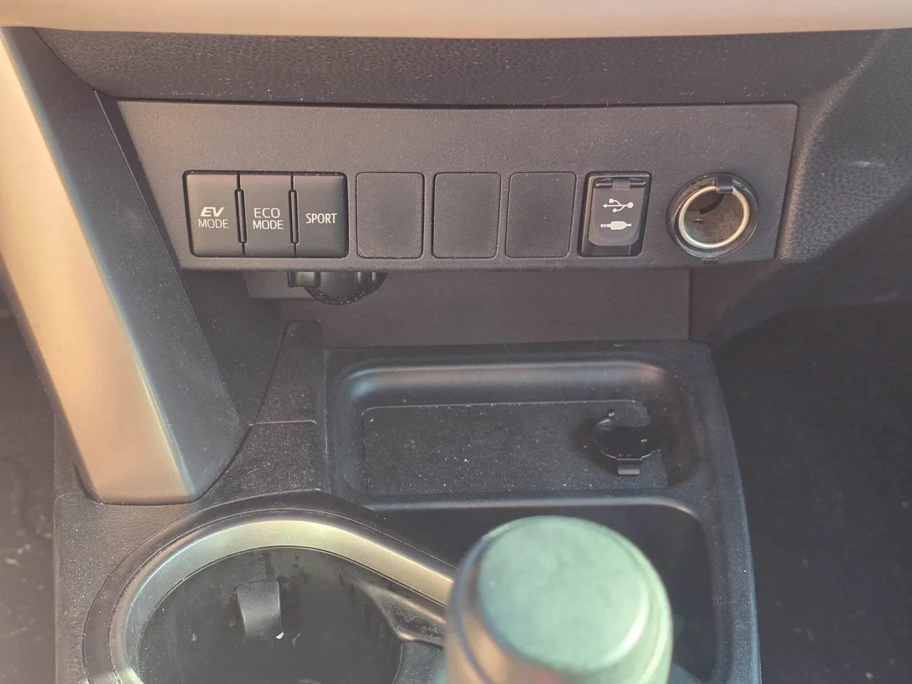Used 2016 Gray Toyota XLE image 16