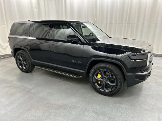 2023 Rivian R1S Adventure Quad-Motor Large Pack's photo
