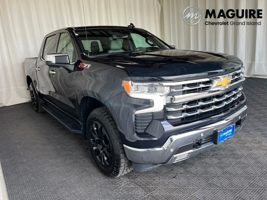 Used 2022 Gray Chevrolet LTZ image 29