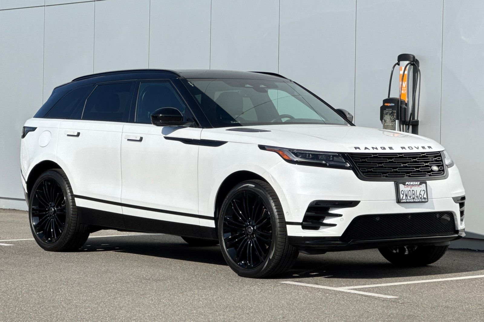 Certified Used 2026 White Land Rover Dynamic SE image 7