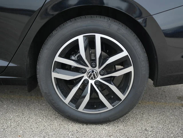 New 2026 Deep Black Pearl Volkswagen 1.5T SE image 11