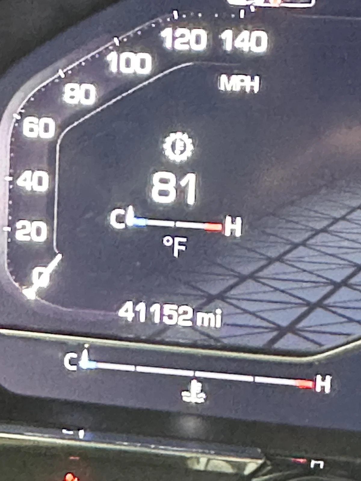 Used 2025 Summit White GMC SLE image 11