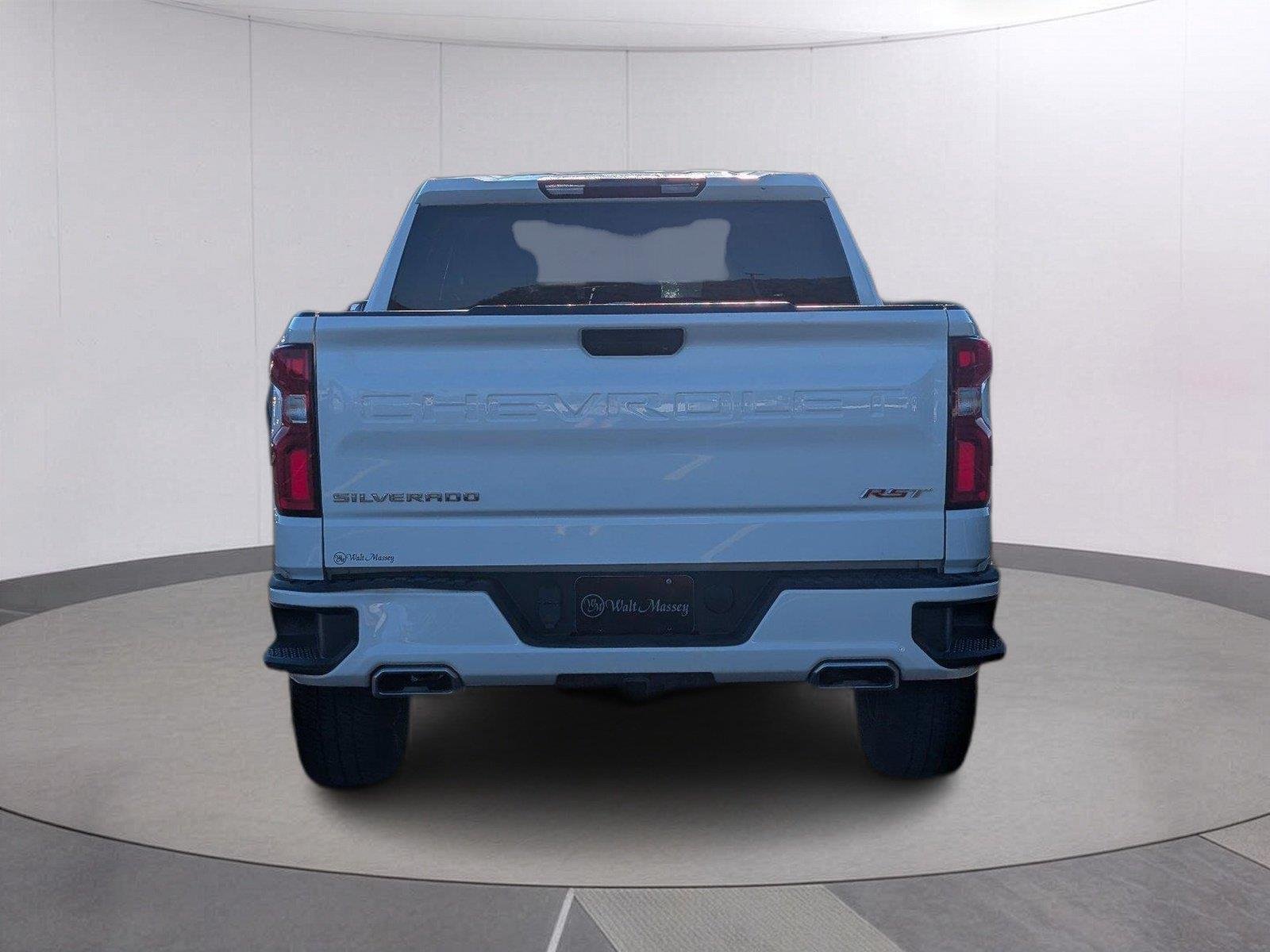 Used 2021 Summit White Chevrolet RST image 4