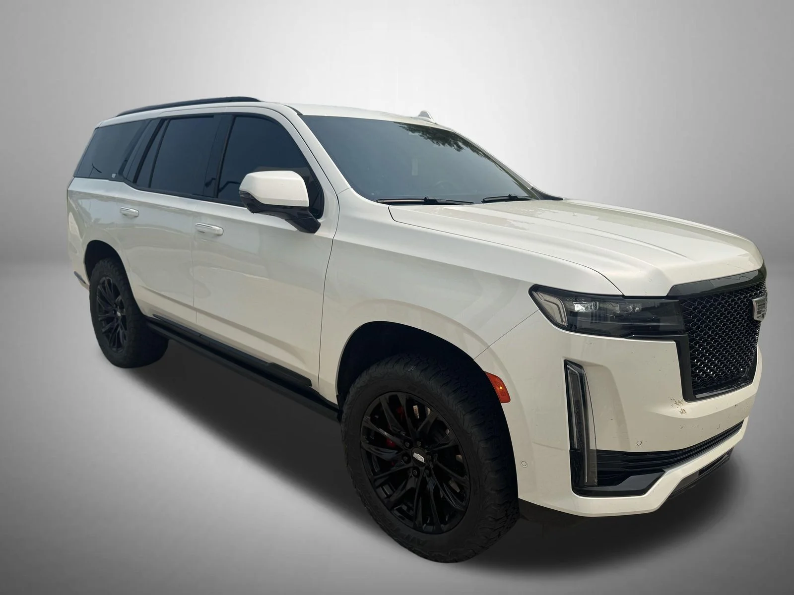 Used 2023 White Cadillac Sport image 1