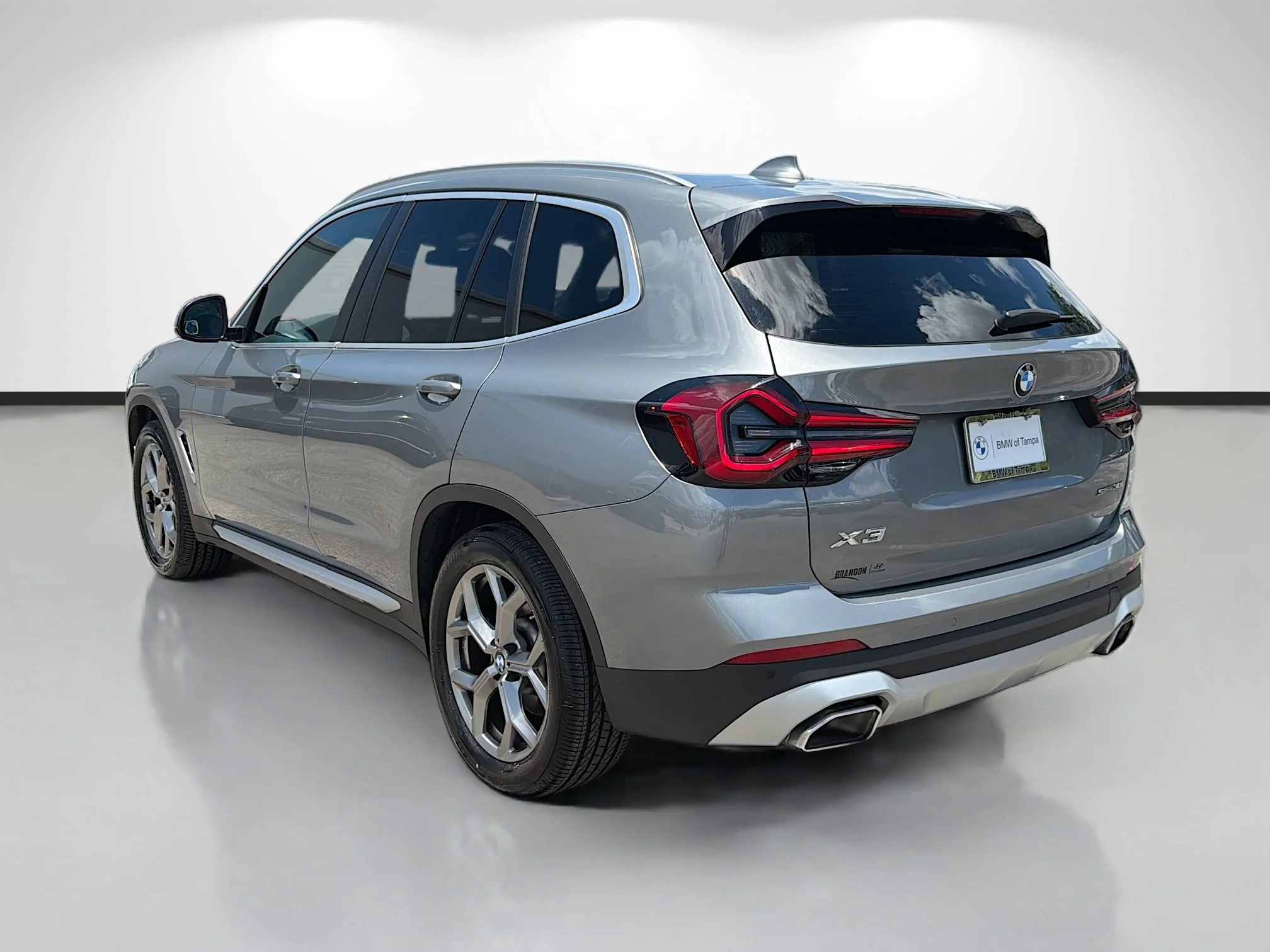Used 2023 Skyscraper Gray Metallic BMW sDrive30i image 5