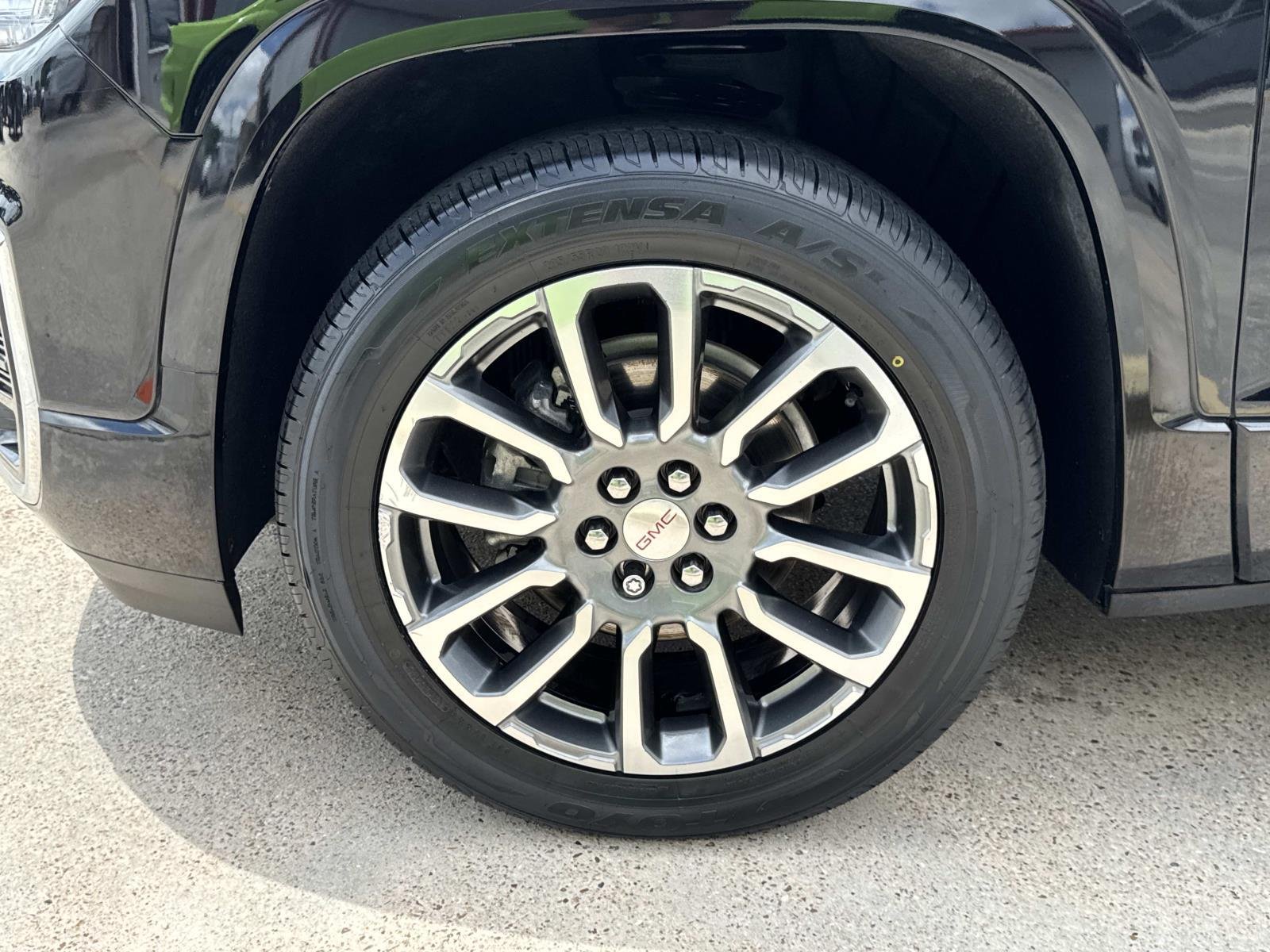 Used 2022 Black GMC Denali image 4