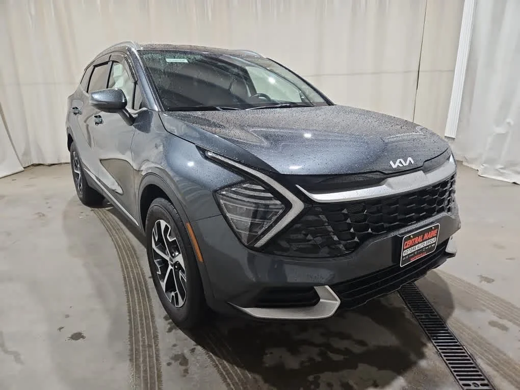 Used 2024 Gravity Gray Kia EX image 8