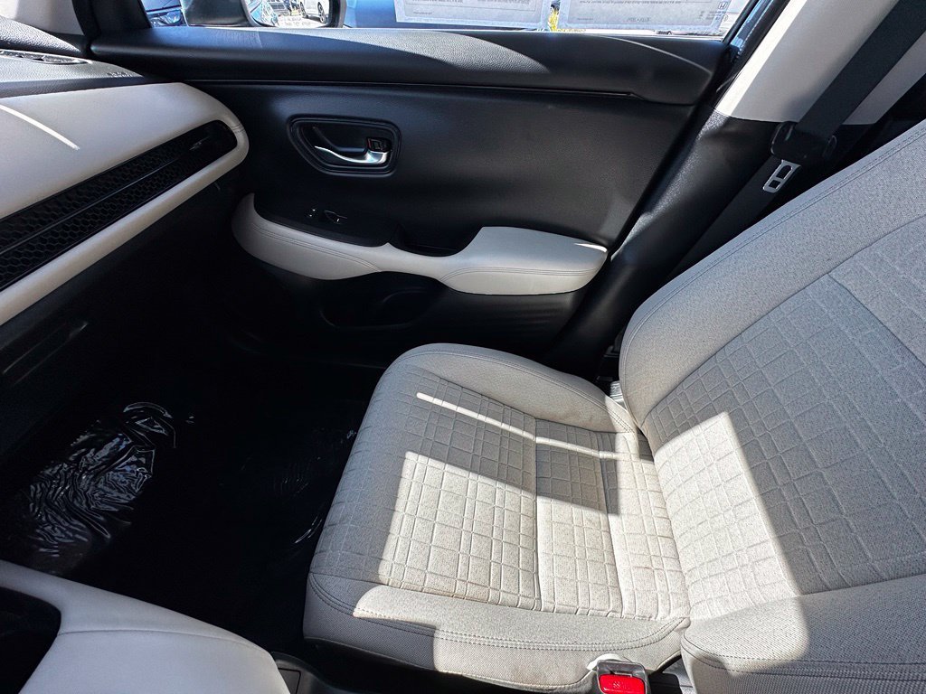 Used 2024  Honda LX image 31