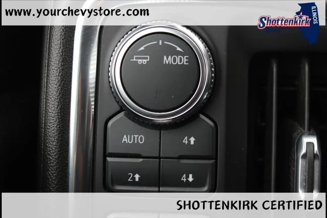 Used 2021 White GMC SLT image 28