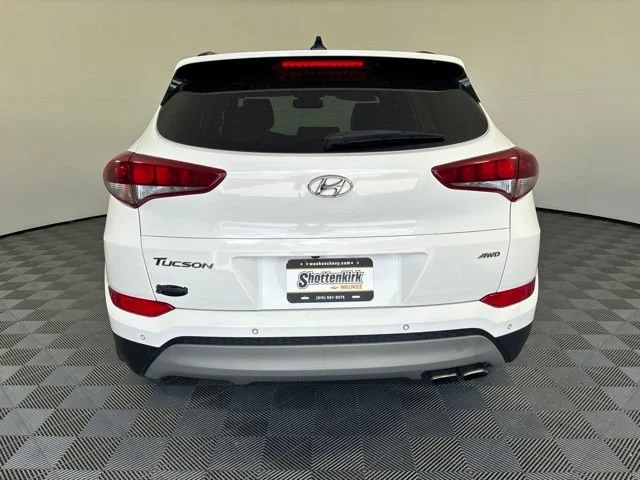 Used 2018 White Hyundai Value image 35