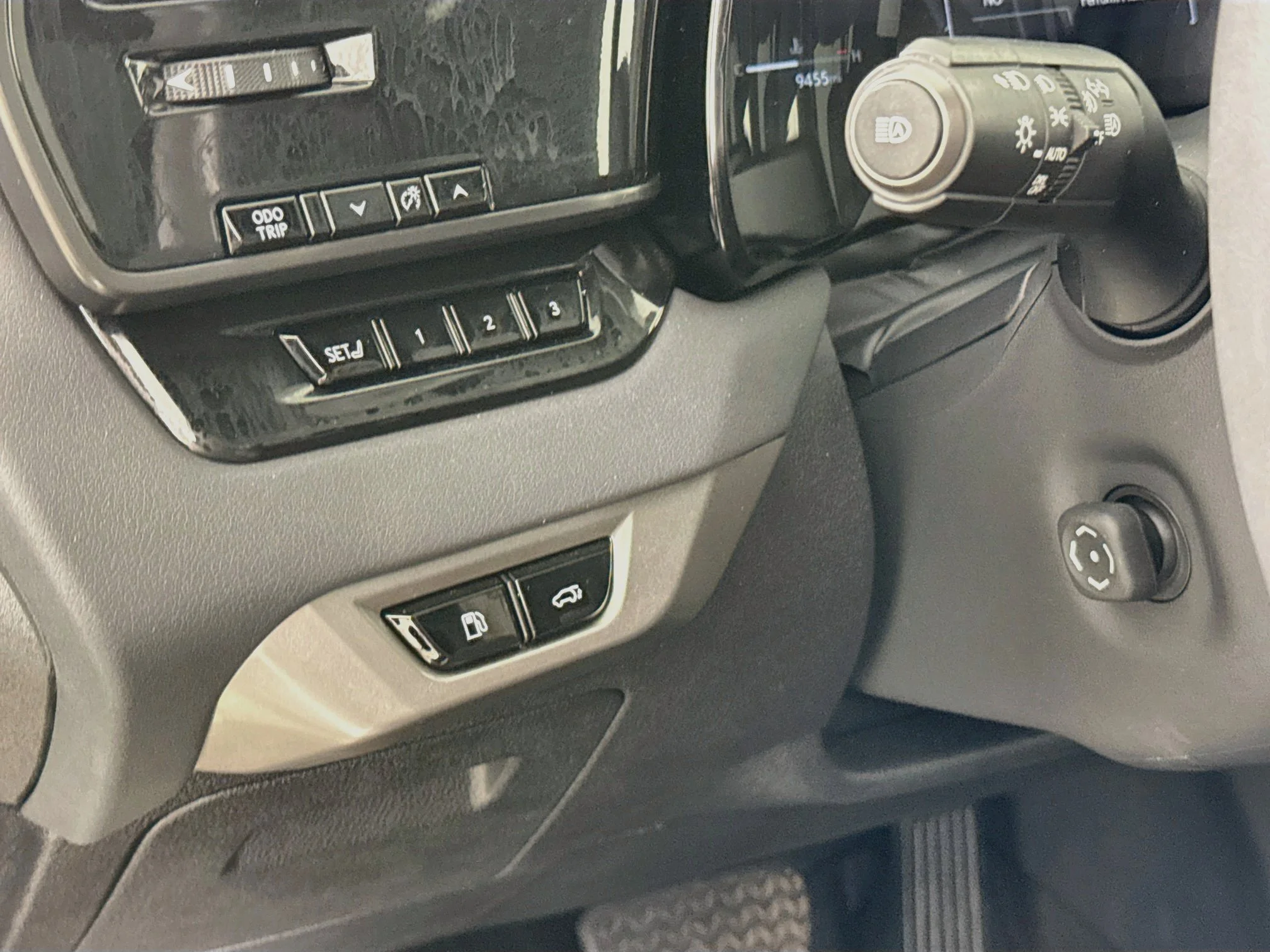 Certified Used 2025 CAVIAR Lexus 350h Luxury image 10