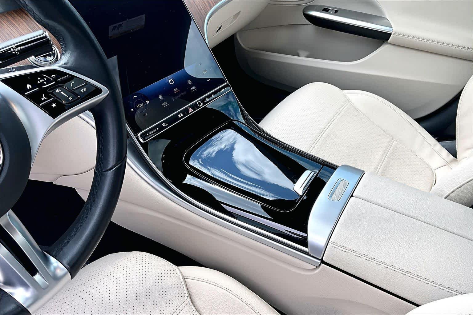 Used 2024 Polar White Mercedes-Benz C 300 image 17