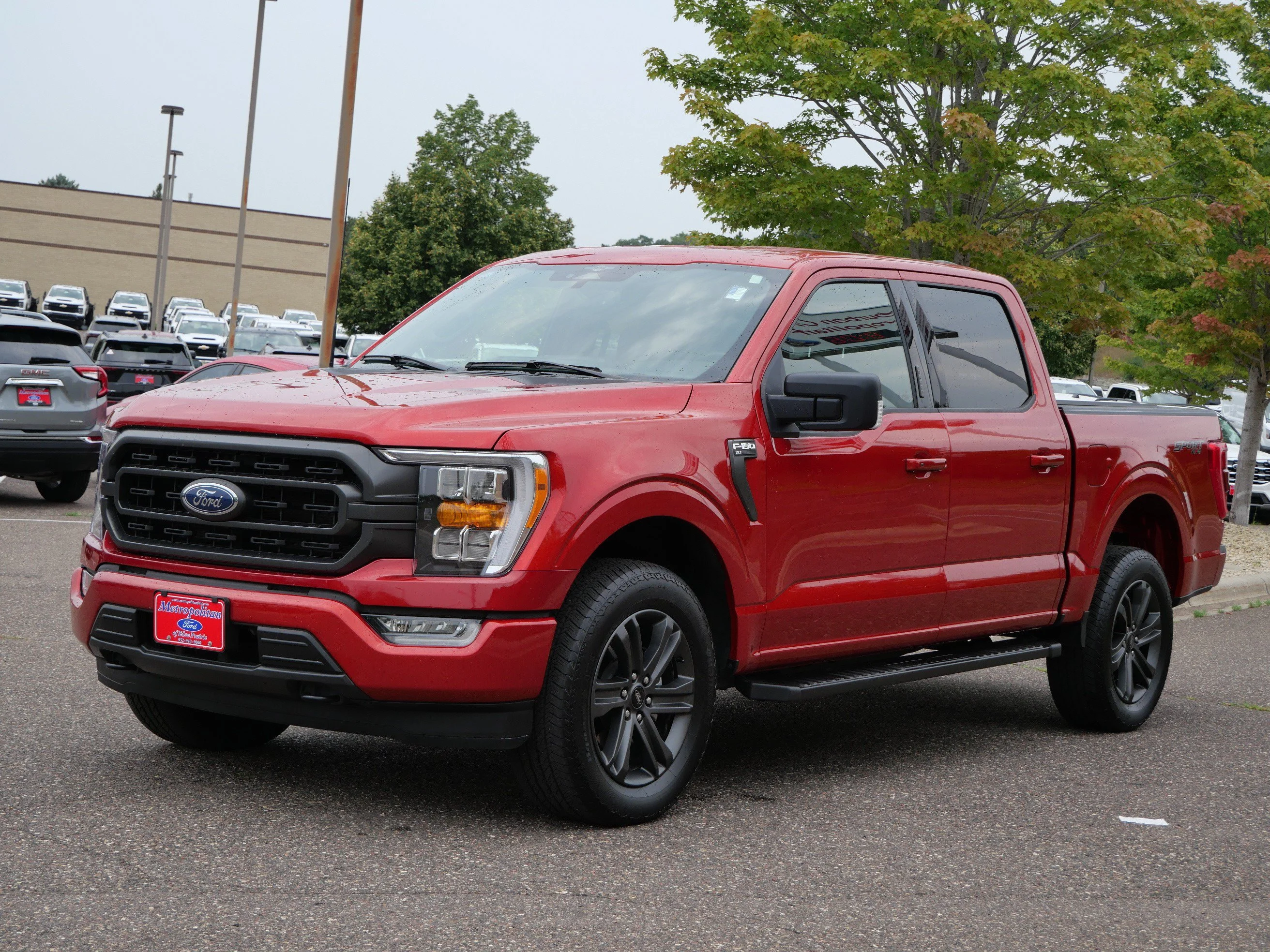 Certified Used 2023 Hot Pepper Red Metallic Tinted Clearcoat Ford XLT image 3