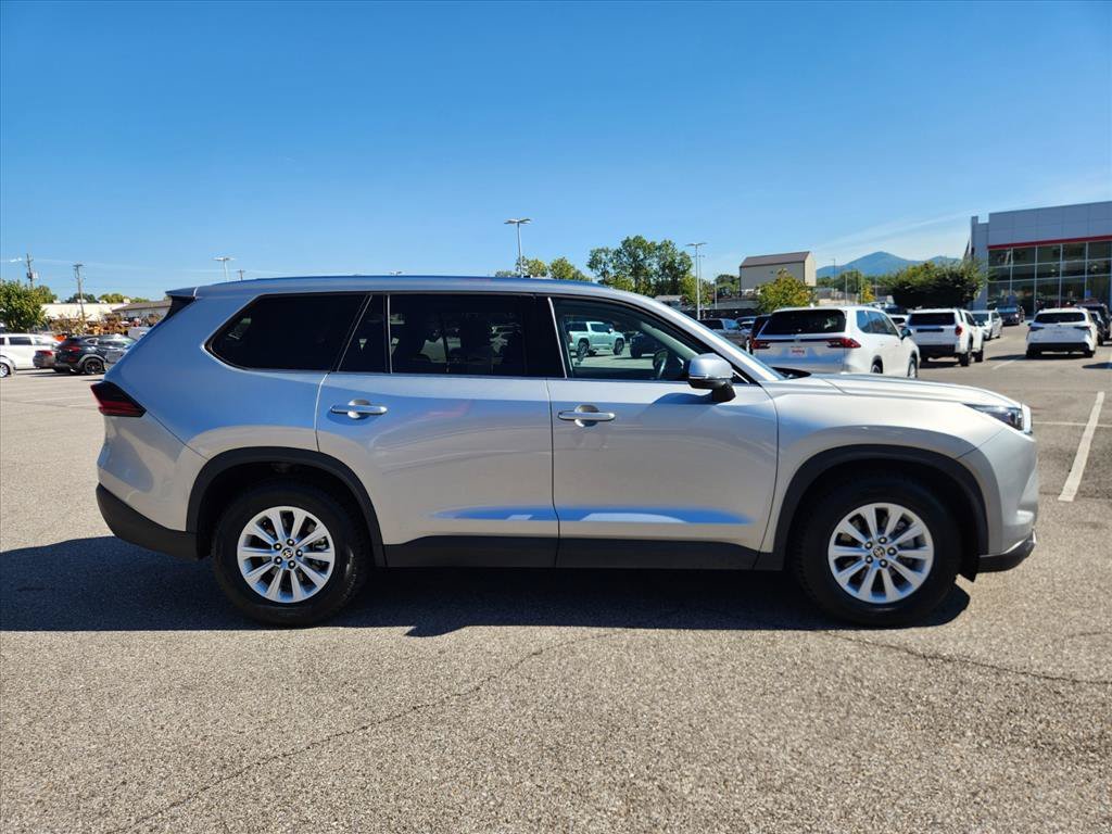 Certified Used 2025 Silver Toyota XLE image 3