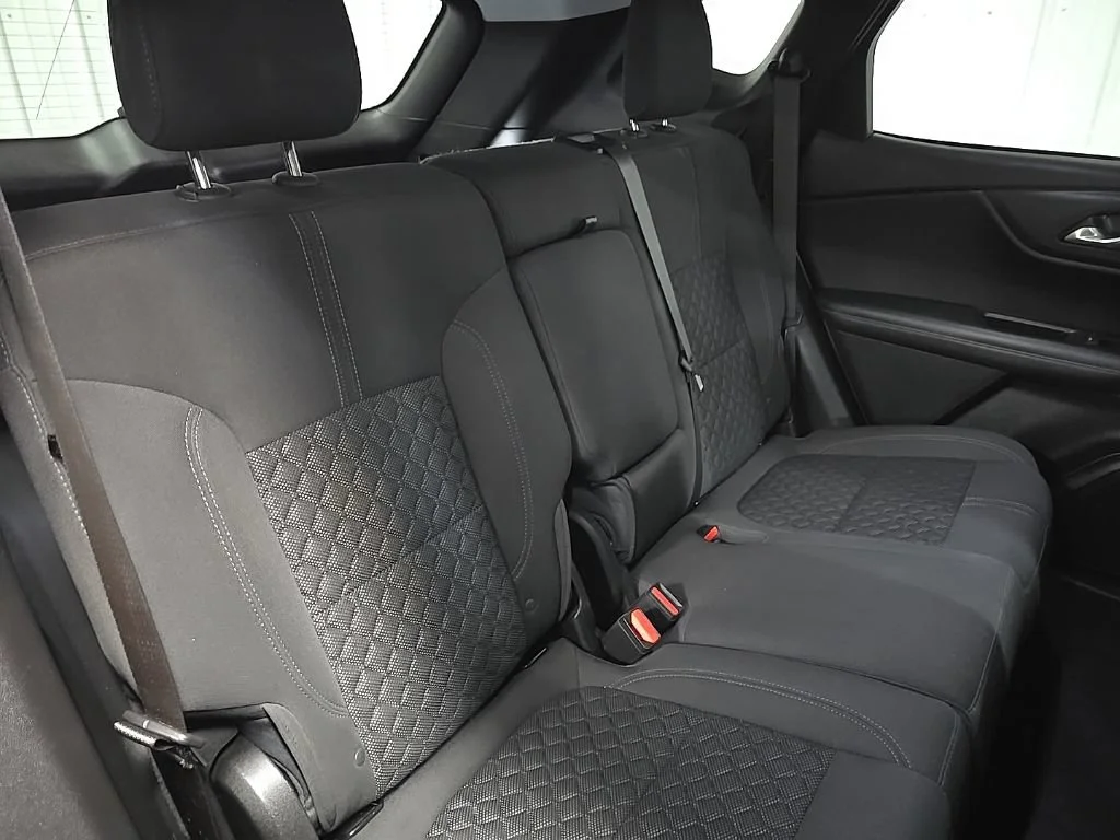 Used 2020 BLACK Chevrolet LT image 16