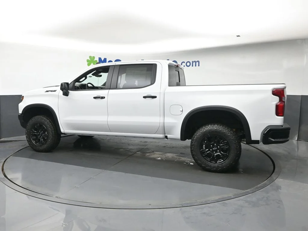New 2026 White Chevrolet ZR2 image 22