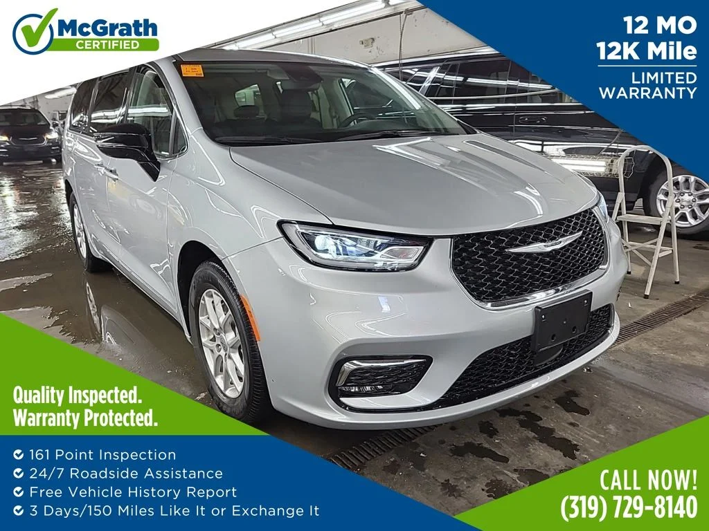 2024 Chrysler Pacifica Touring L's photo