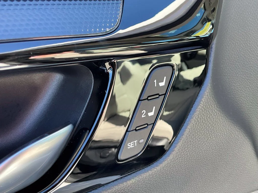 Used 2024  Honda EX-L image 19