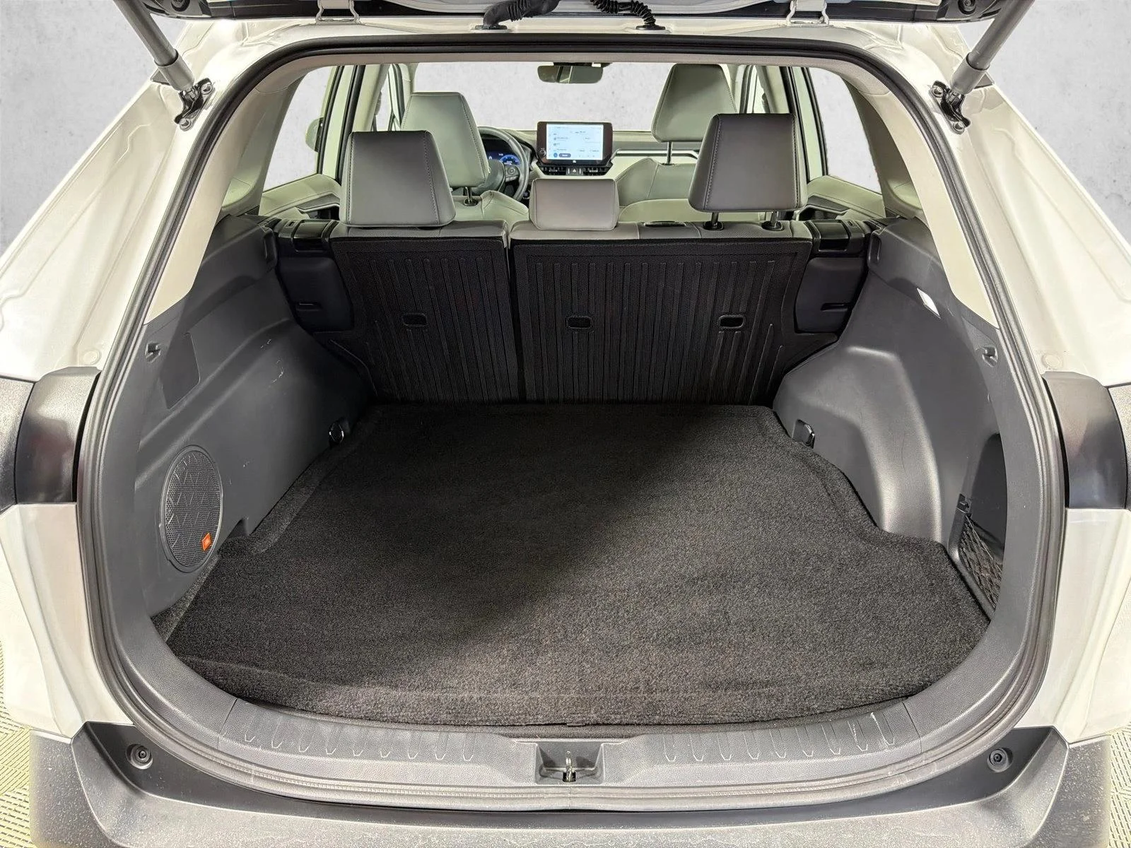 Used 2024 Wind Chill Pearl [ Toyota Limited image 19