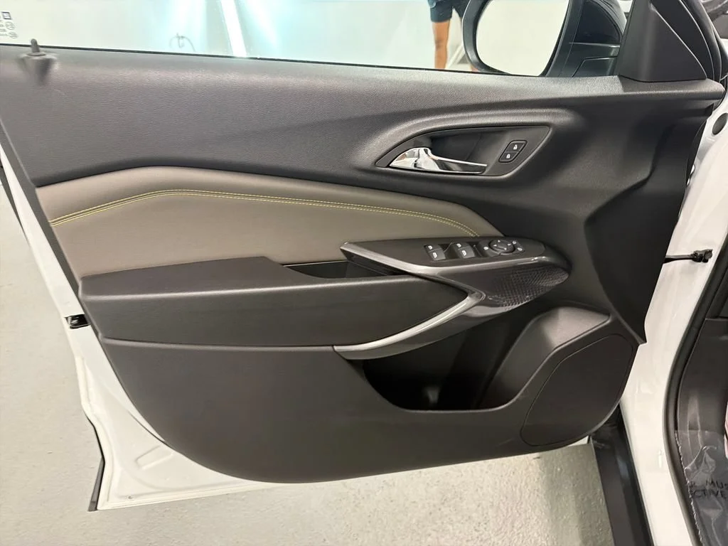 New 2026 Summit White Chevrolet ACTIV image 12