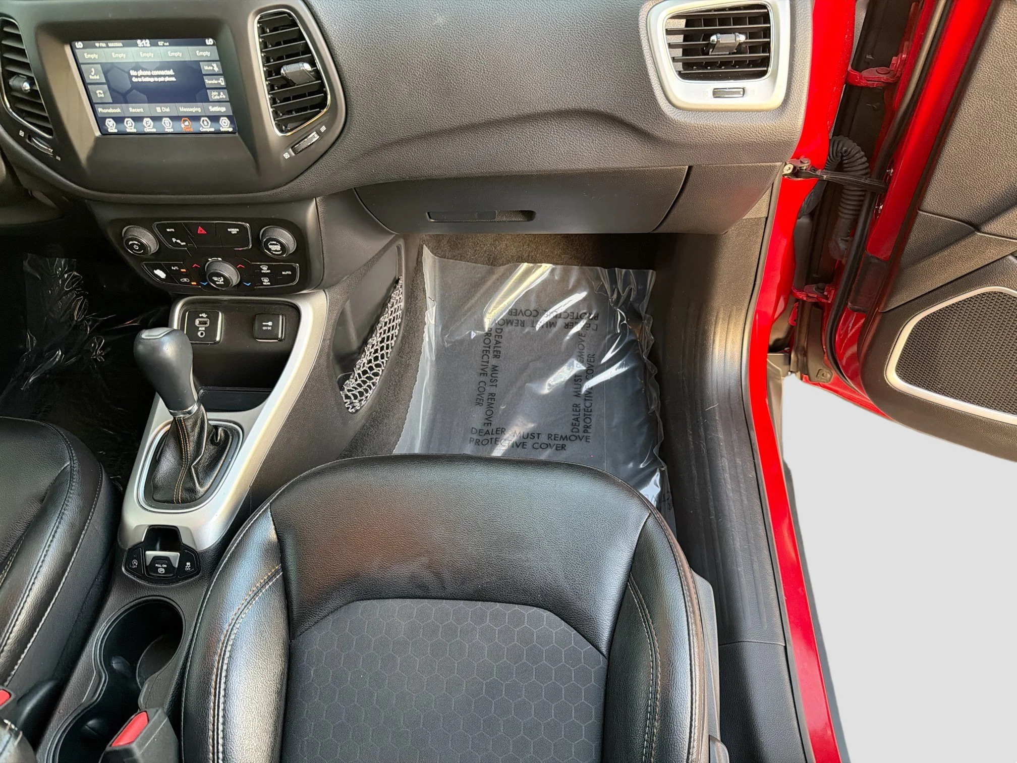 Used 2018 Redline Pearlcoat Jeep Latitude image 17