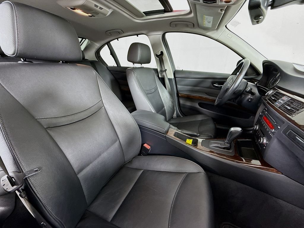 Used 2011 Red BMW 328i xDrive image 26